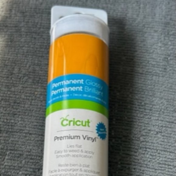 Cricut Permanent Glossy Premium Vinyl - Maize Yellow - NWT - Picture 1 of 4